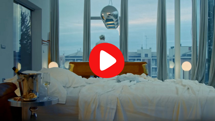 Guarda qui il videoclip di Amore mio di Chiello