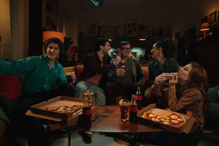 Un frame dello Spot di Coca Cola per Sanremo