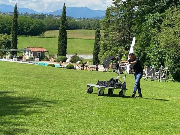 Scatto sul set dello spot di Deghi